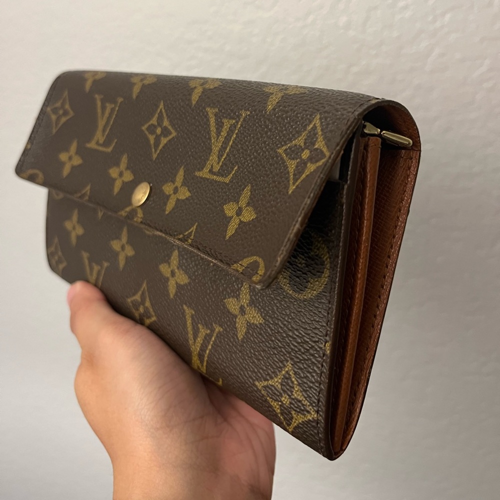 Louis Vuitton monogram Sarah Wallet